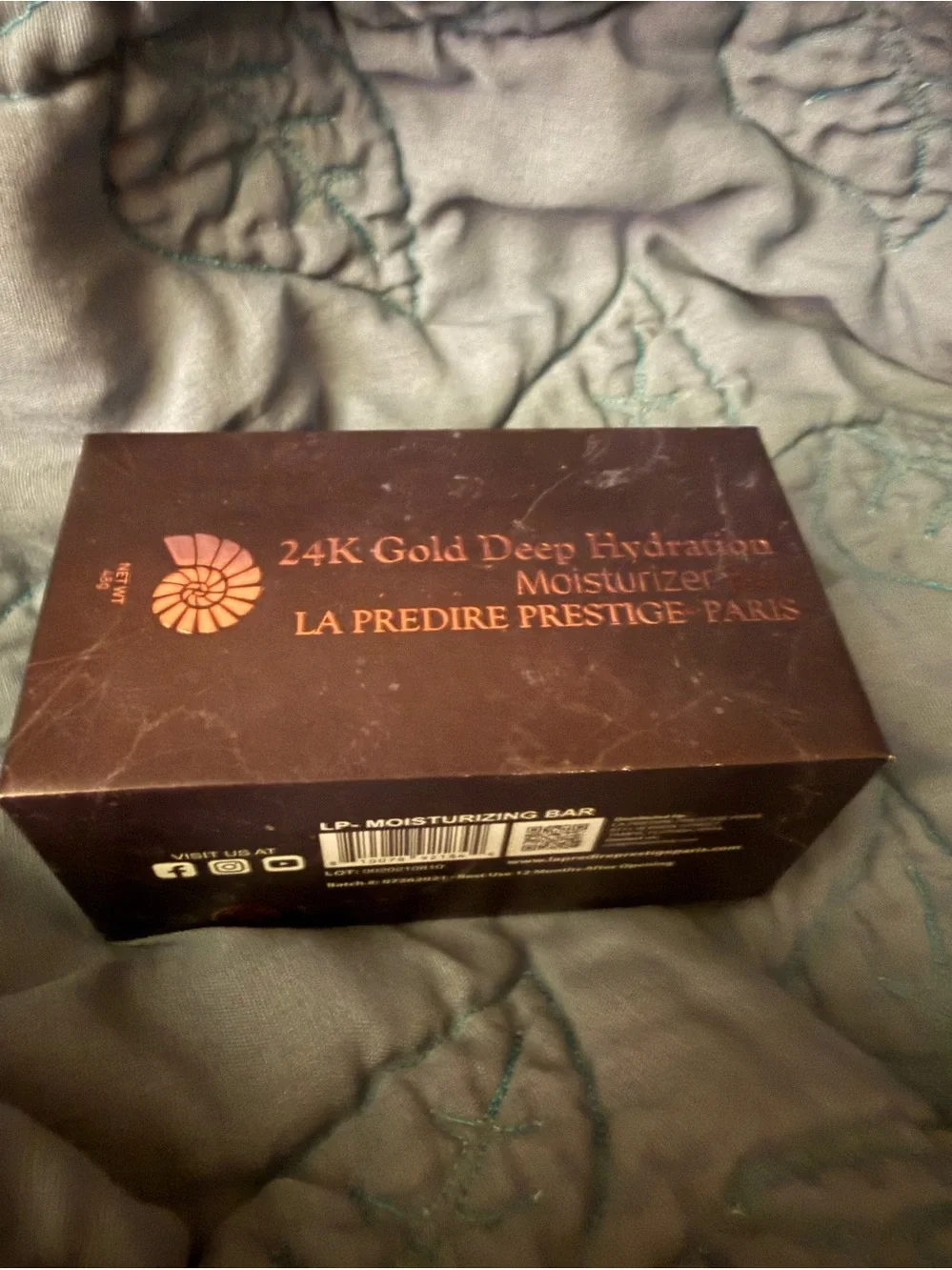 14k gold deep hydrating moisturizer